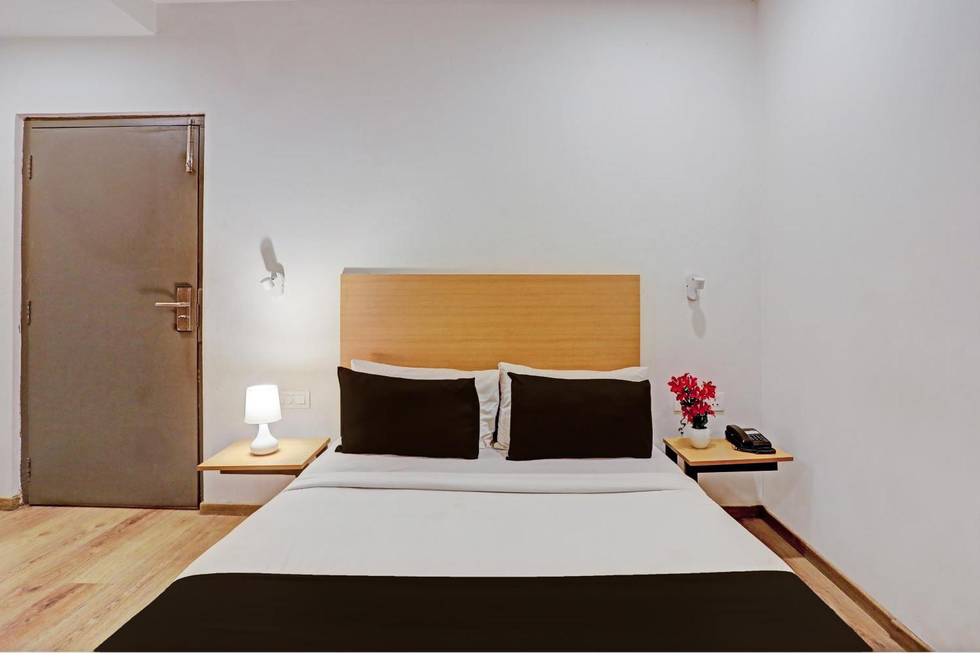 Townhouse Near Secunderabad Railway Station, Yashoda Hospital, Patny Centre Exterior photo