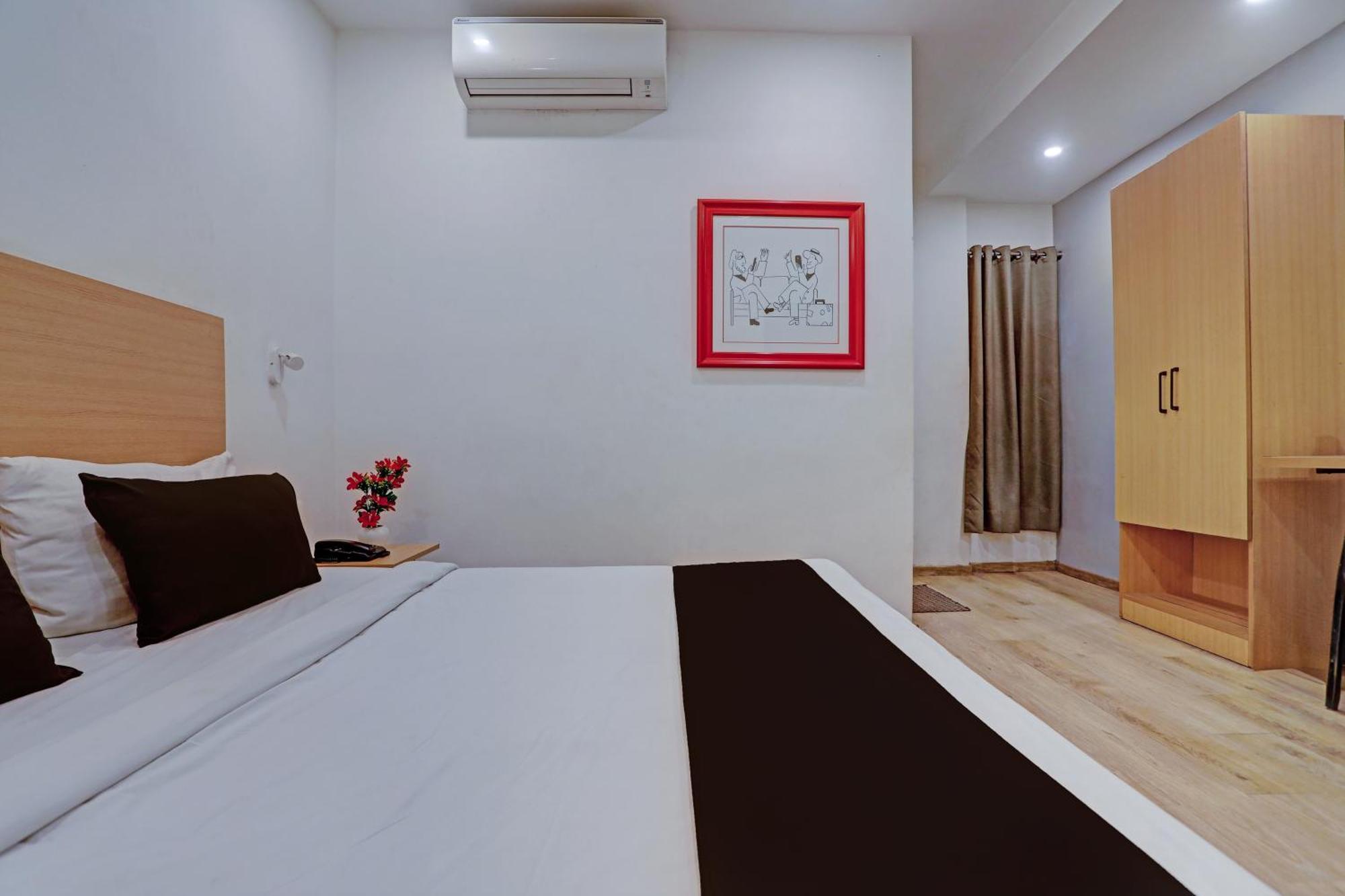 Townhouse Near Secunderabad Railway Station, Yashoda Hospital, Patny Centre Exterior photo