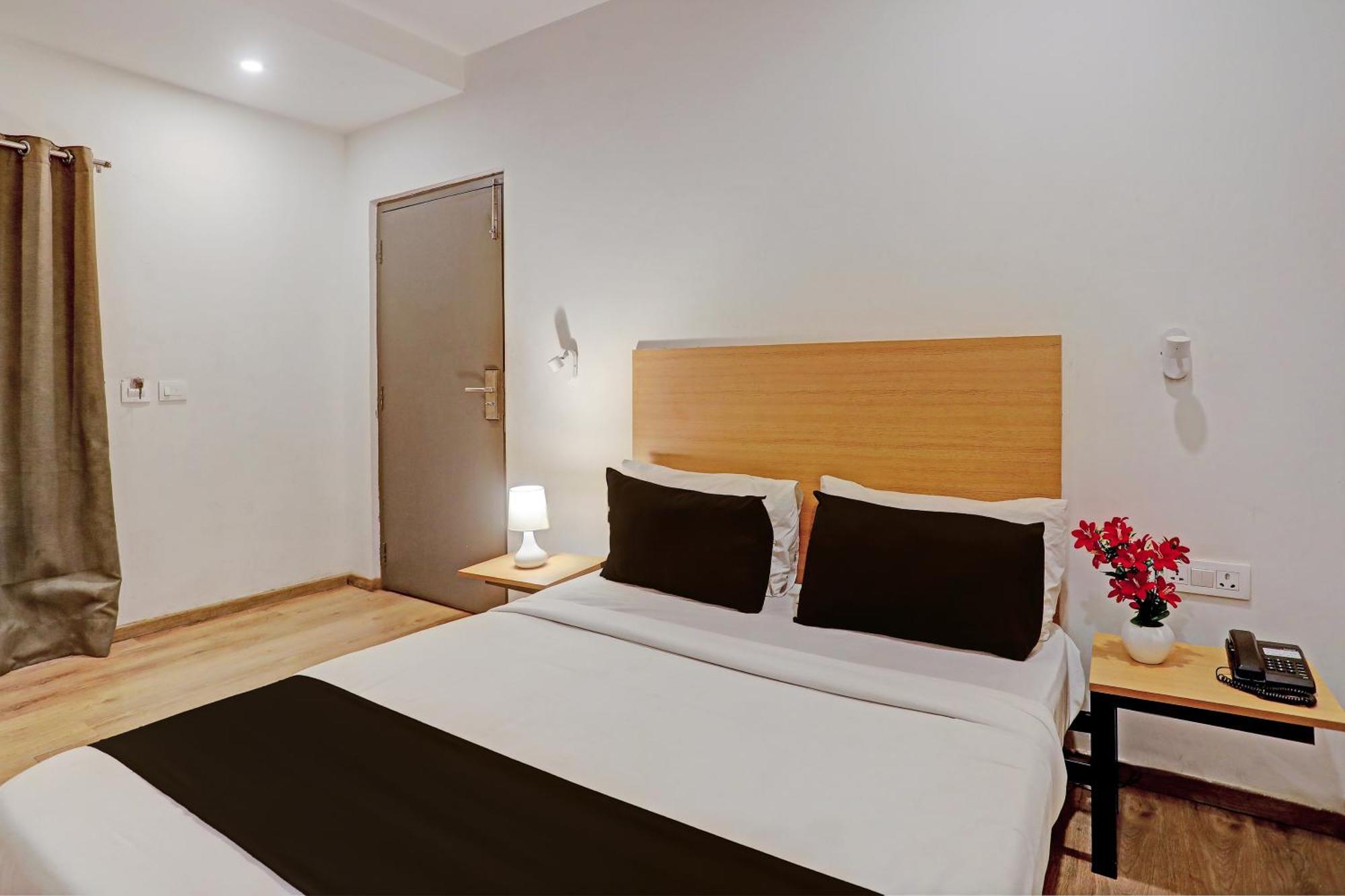 Townhouse Near Secunderabad Railway Station, Yashoda Hospital, Patny Centre Exterior photo