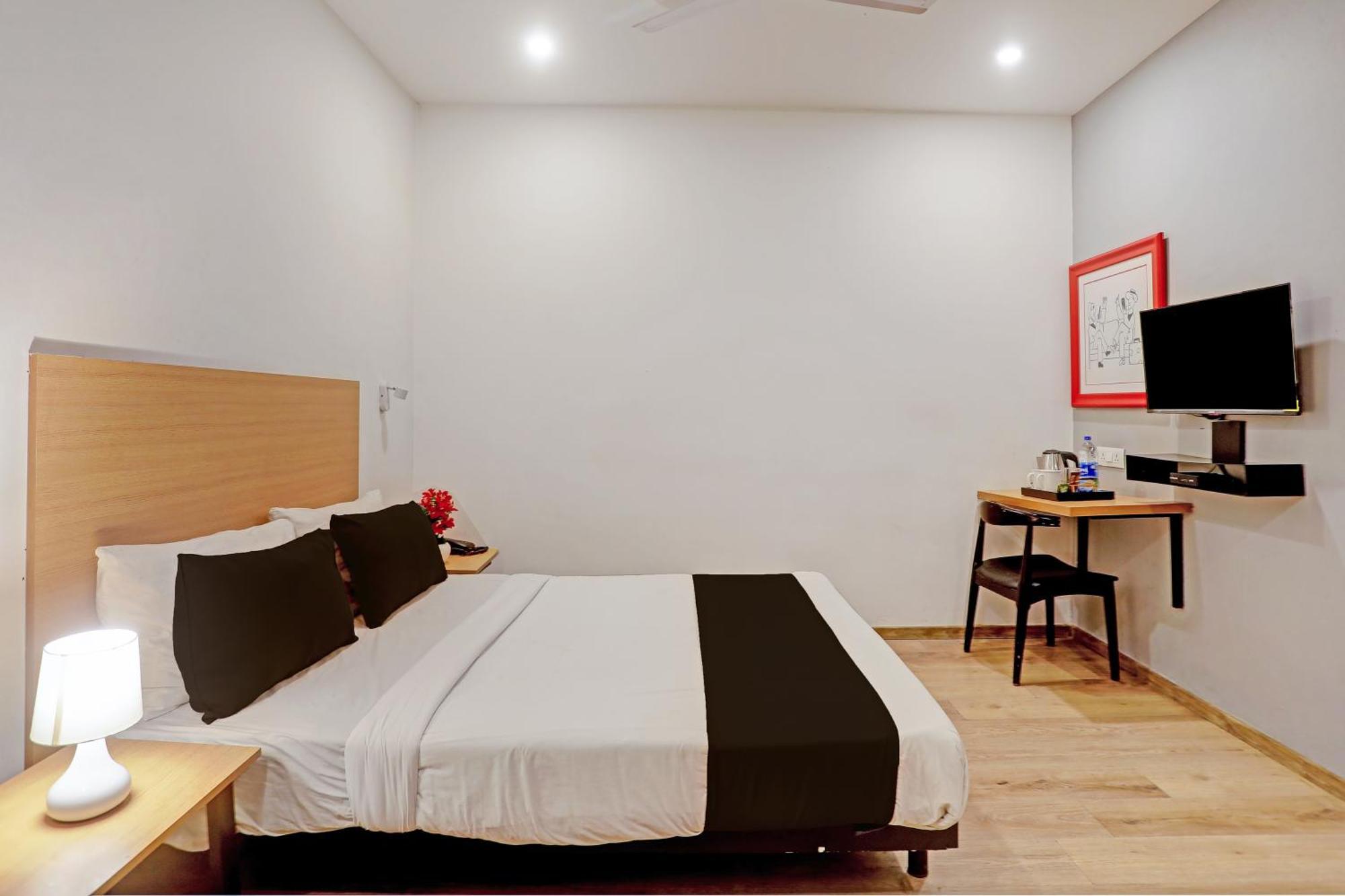 Townhouse Near Secunderabad Railway Station, Yashoda Hospital, Patny Centre Exterior photo